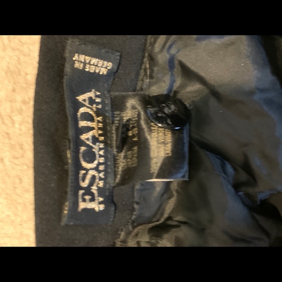 Amazing little black escada skirt - Picture 3 of 3